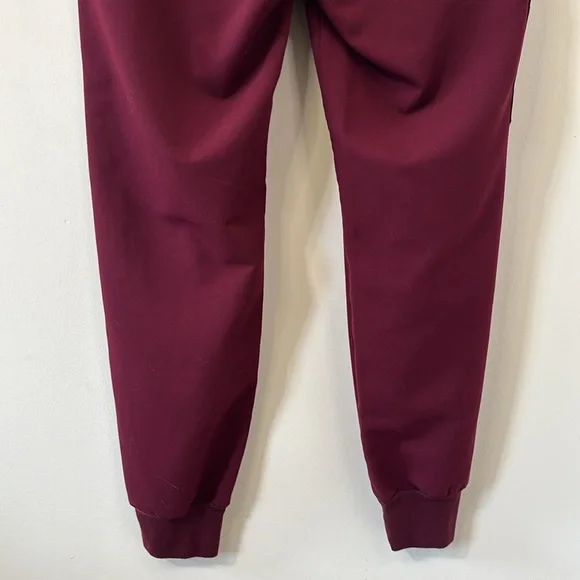 FIGS Zamora Jogger Scrub Pants Burgundy Size Medium Petite - Picture 8 of 11